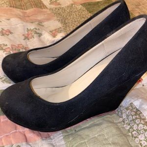 Black wedges size 8